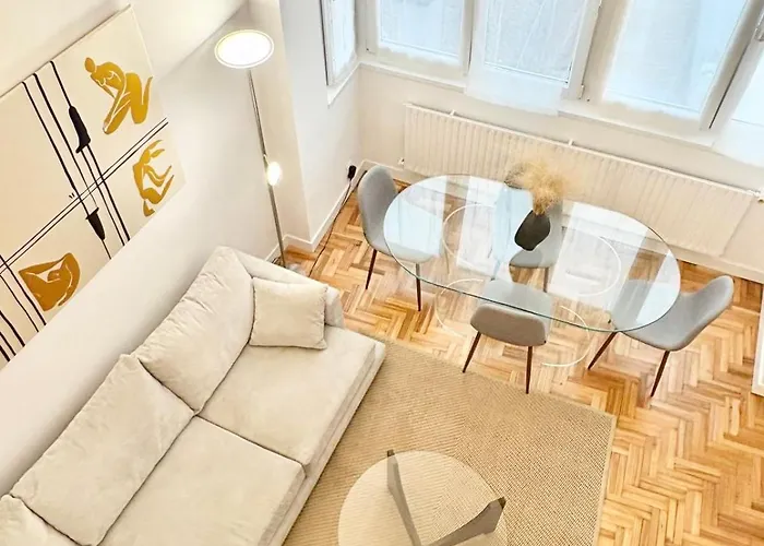 Atico Duplex En El Corazon Del Casco Historico De *